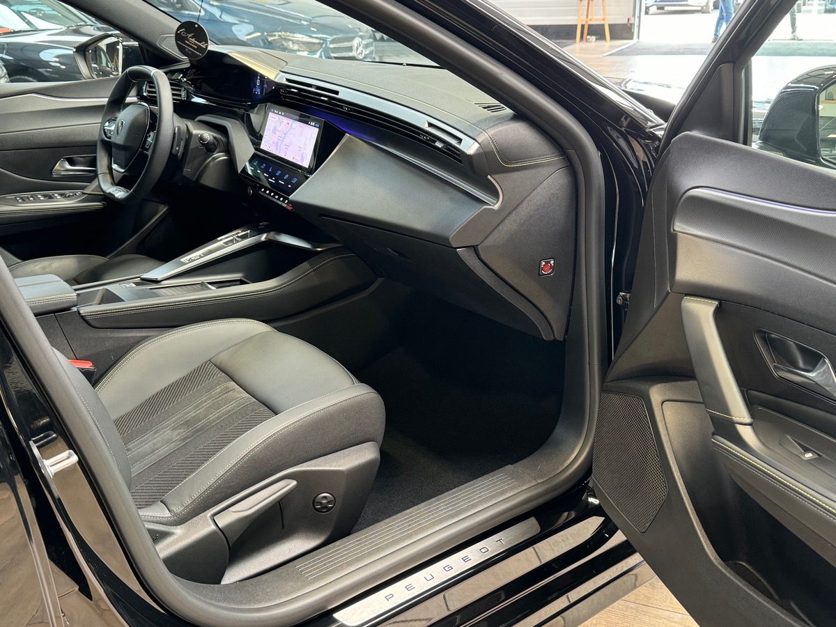 Peugeot 308 130CV GT EAT8 TOIT OUVRANT PANORAMIQUE l