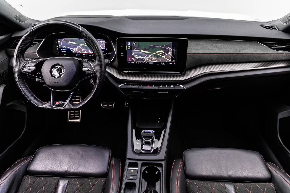 Skoda Octavia Combi 2.0 TDI 200ch RS DSG7/Toit ouvrant/Attelage/Caméra/Matrix/Aff tête haute/Canton