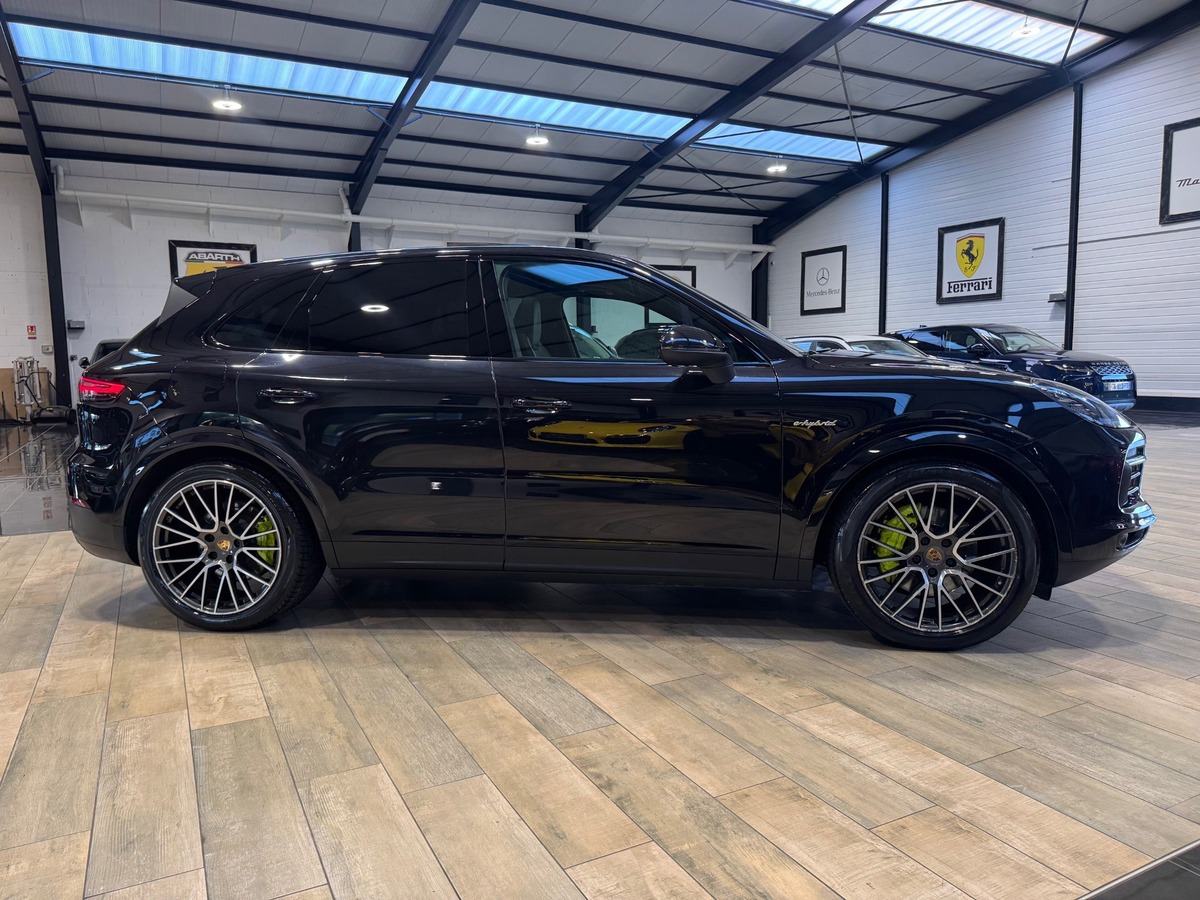Porsche Cayenne 3.0 V6 462ch E-Hybrid / BOSE/ ACC/ PDLS+/TOIT OUVRANT/PACK SPORT CHRONO