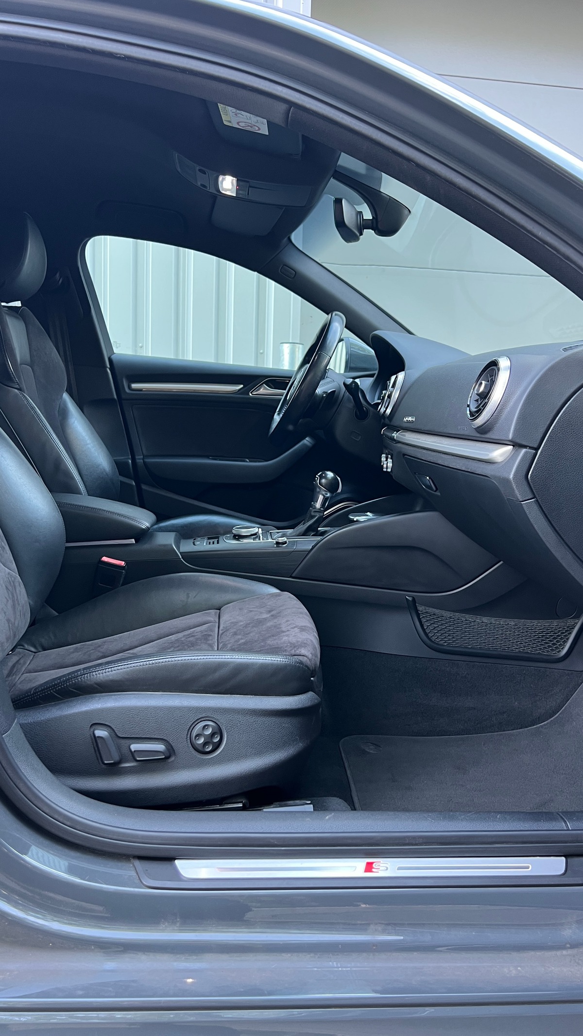 Audi A3 2.0 TFSI 190ch S-Line Quattro S tronic 7 - Gris Nano - Virtual Cockpit -  Système B&O -