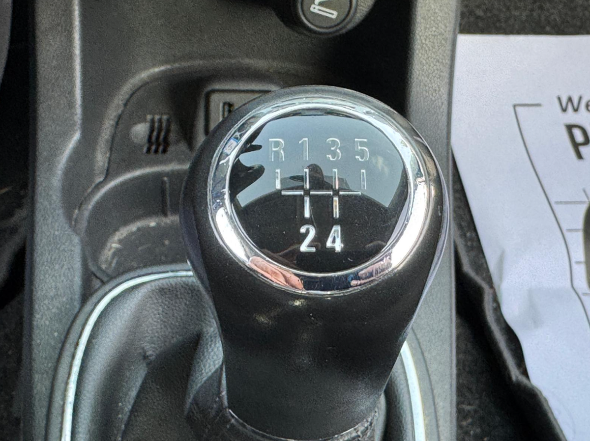 Opel Corsa 1.3 cdti 75ch 5 portes GPS / Aide au stationnement / Clim /