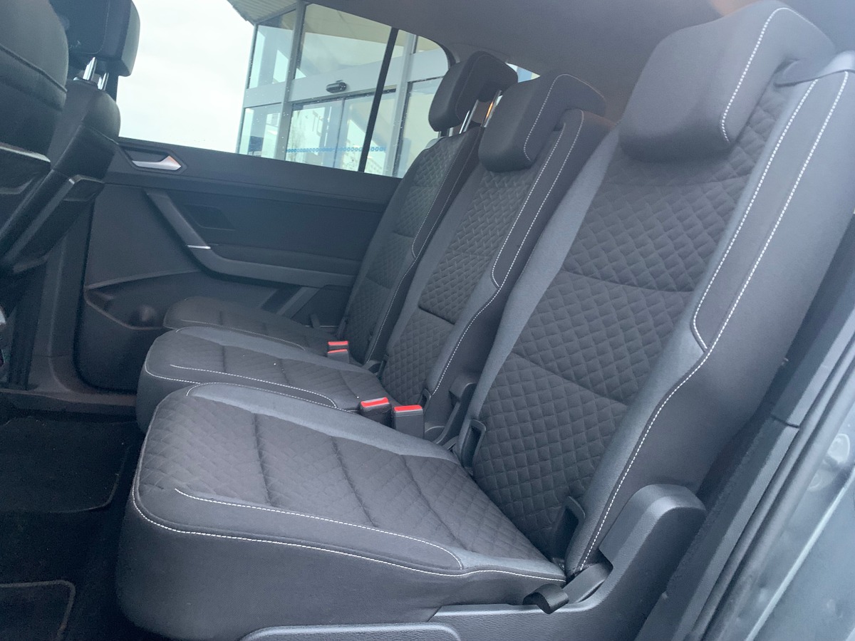 Volkswagen Touran 115 | Connect | 7 Places | Caméra recul | GPS | Bluetooth | Régulateur vitesse