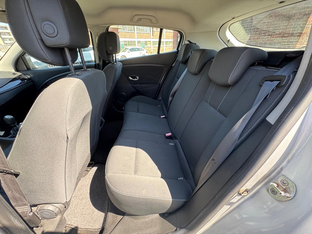 RENAULT Megane III 1.5 DCI 110CH EXPRESSION