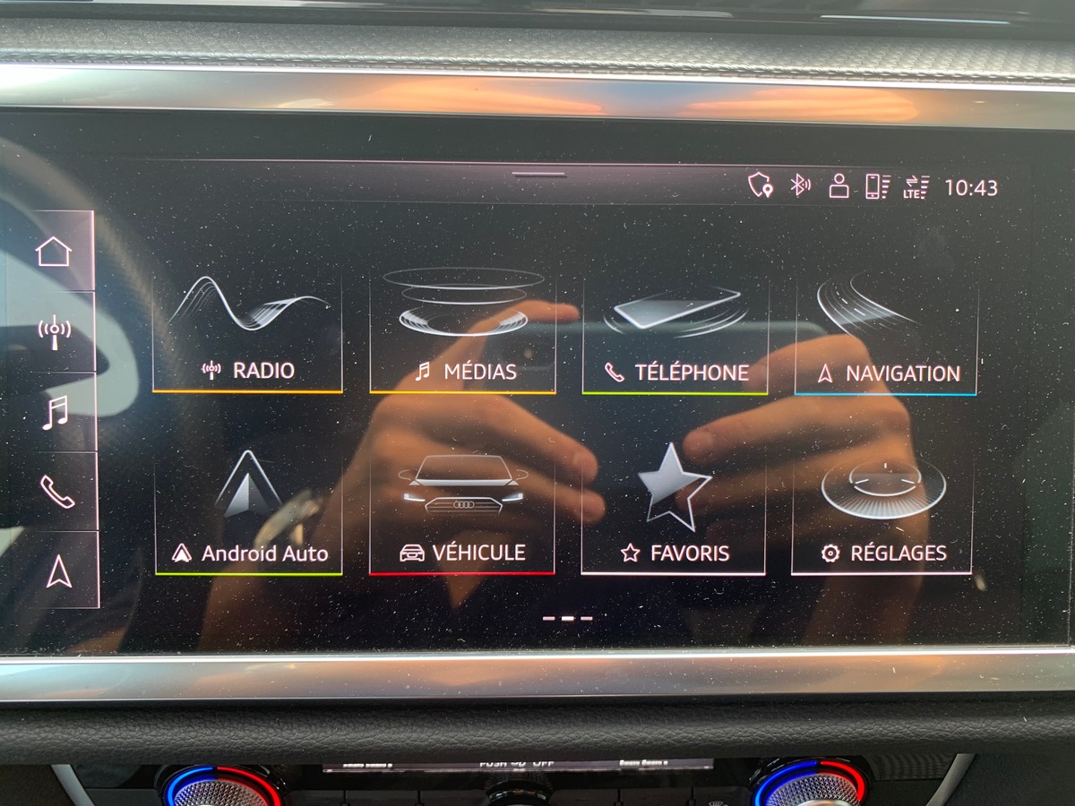 Audi Q3 150 ch | S-Line | Caméra de recul | Apple car Play Android Auto | GPS | Régulateur vitesse