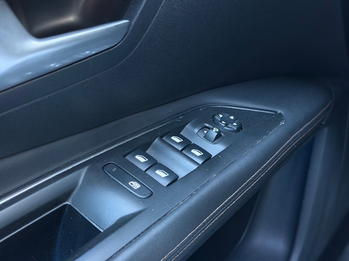 Peugeot 3008 II GT 2.0 BlueHDi EAT6 181 cv - Sièges Alcantara