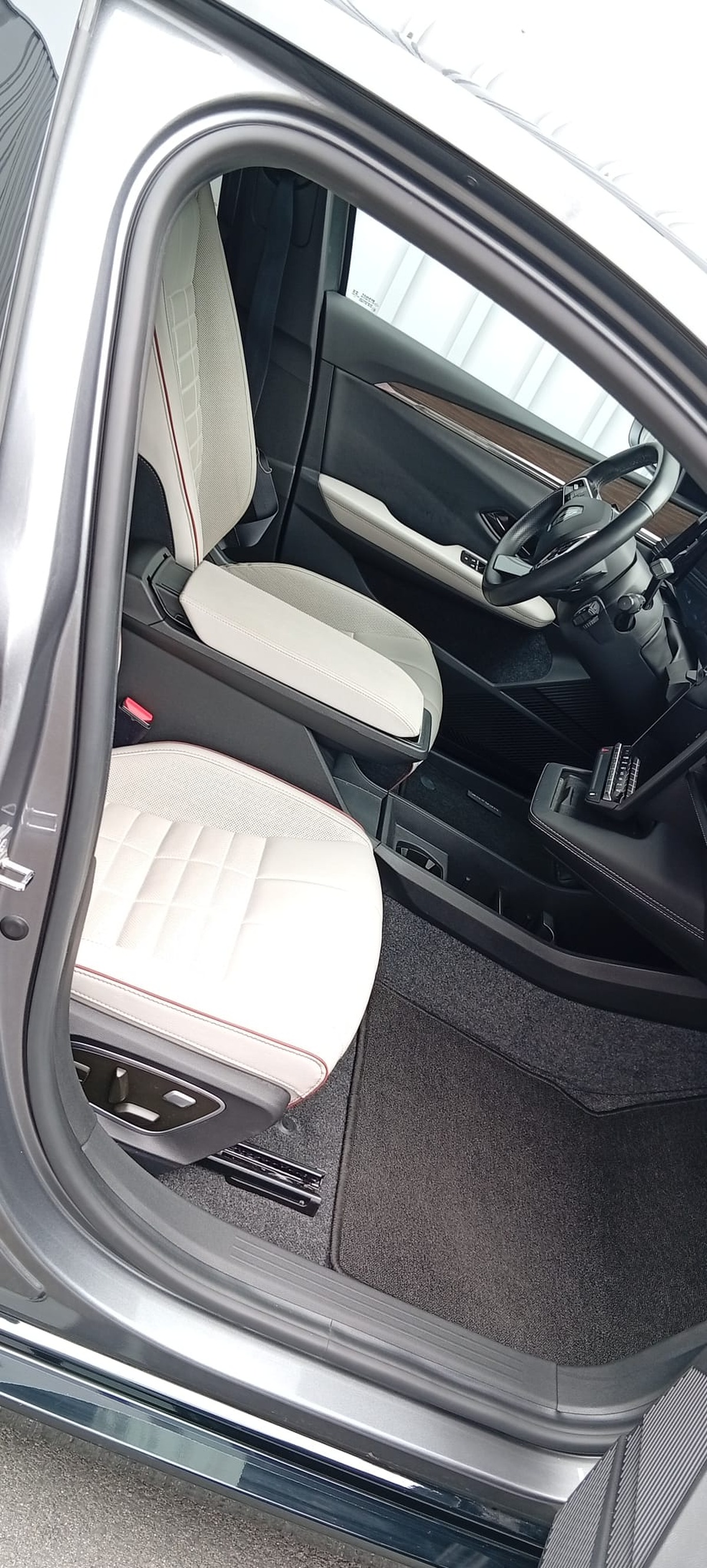 RENAULT MEGANE-E -Tech  EV60 220cv " SOH 95% " Finition "Iconic Optimum Charge C" en Excellent Etat