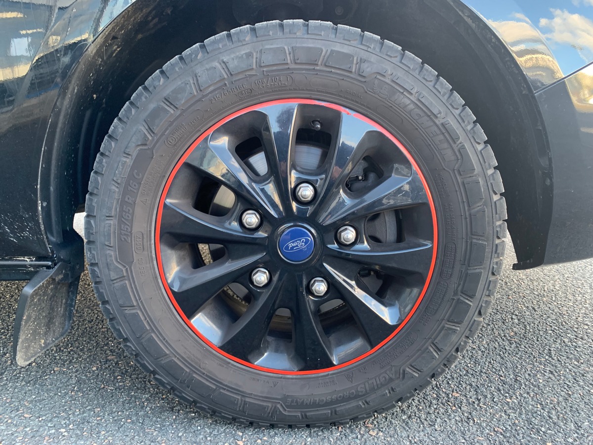 Ford TRANSIT CUSTOM 170 ch | 5 Places | TVA Récupérable