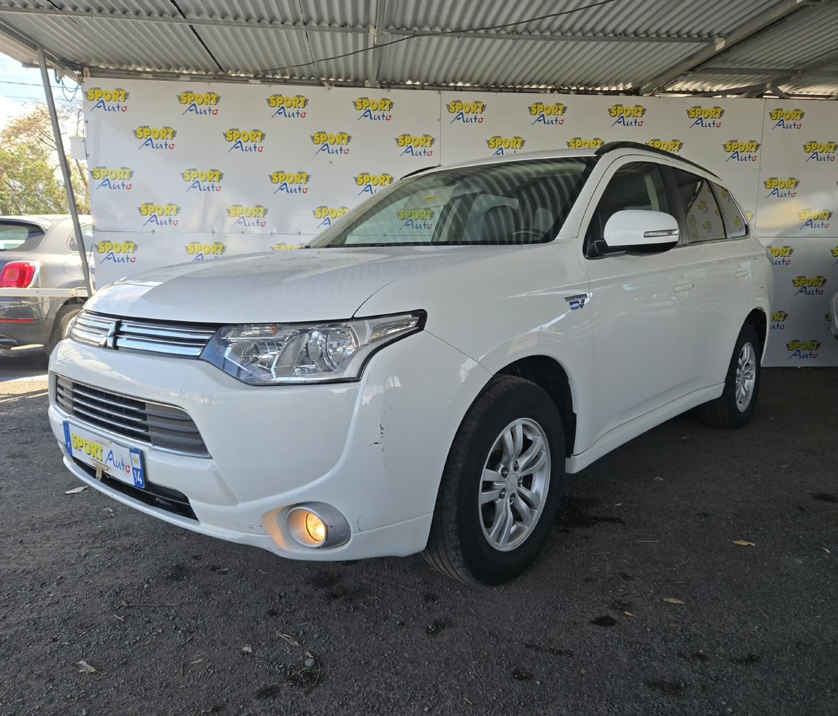 Mitsubishi Outlander vendu en ETAT  2.0 HYBRID 121CH SPORT AUTO