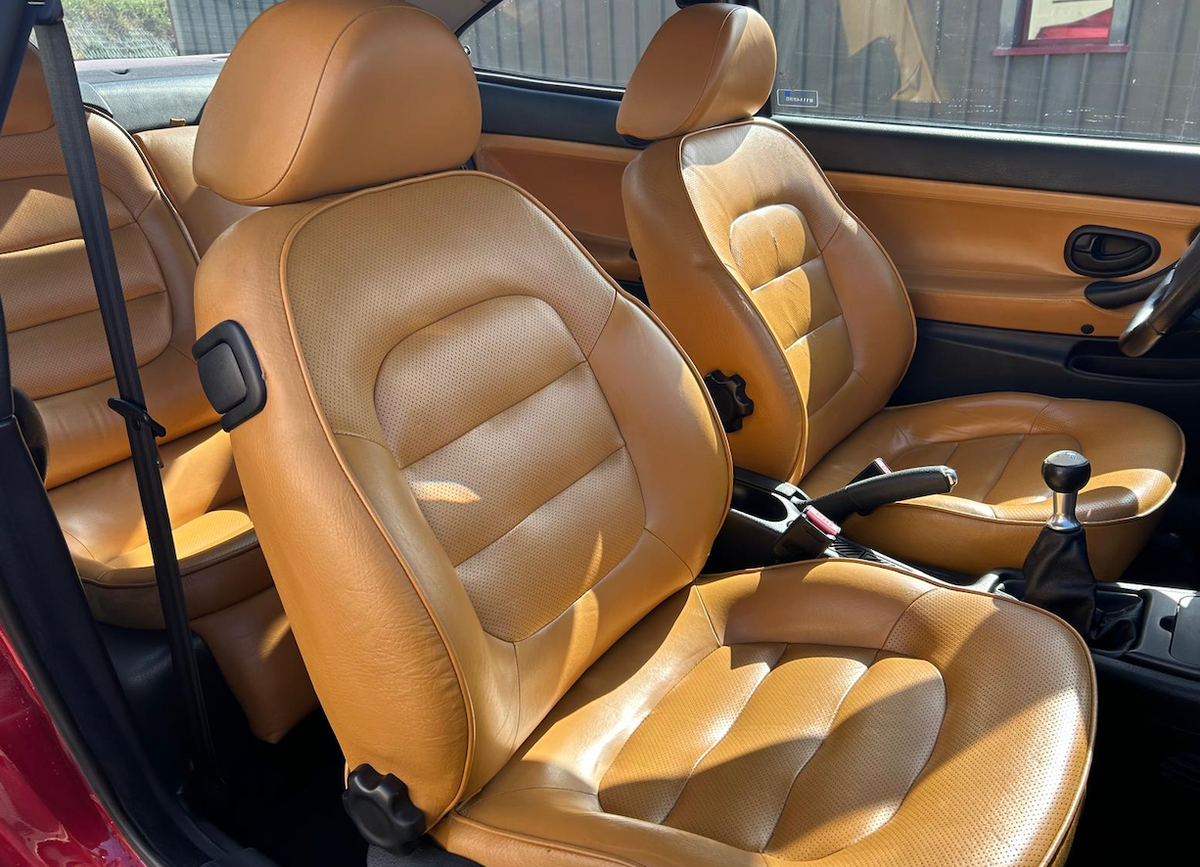 Peugeot 406 Coupé 2.0 16s (135 ch)
