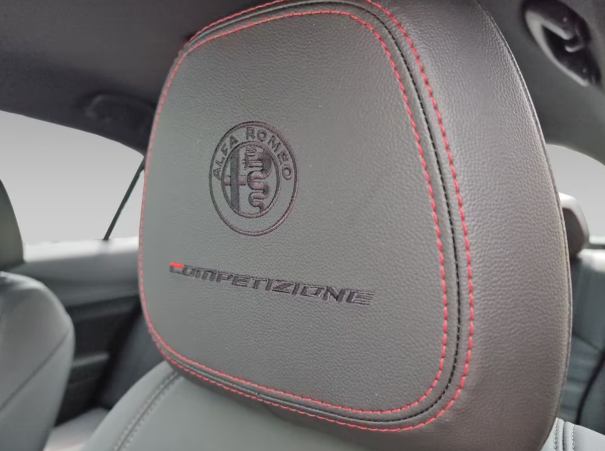 Alfa Romeo Giulia 2.0T 280ch Competizione Q4 AT8