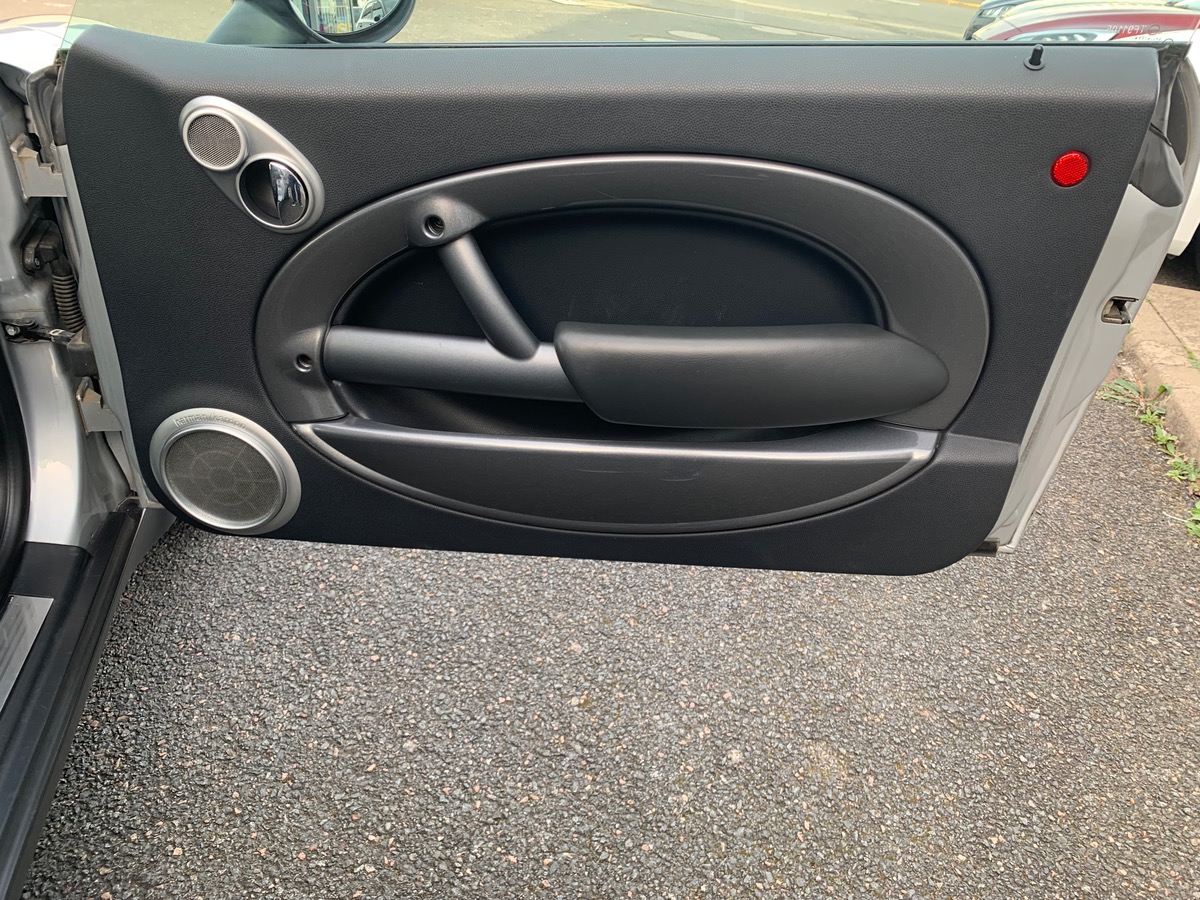 Mini Cooper 112 ch | GPS | Boite automatique | Sellerie cuir | Radar de recul | Régulateur vitesse