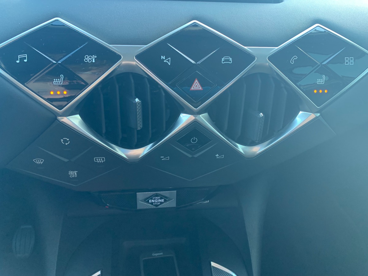 DS DS 3 110 chevaux | So Chic | Caméra de recul | Apple car play Android auto | Régulateur vitesse