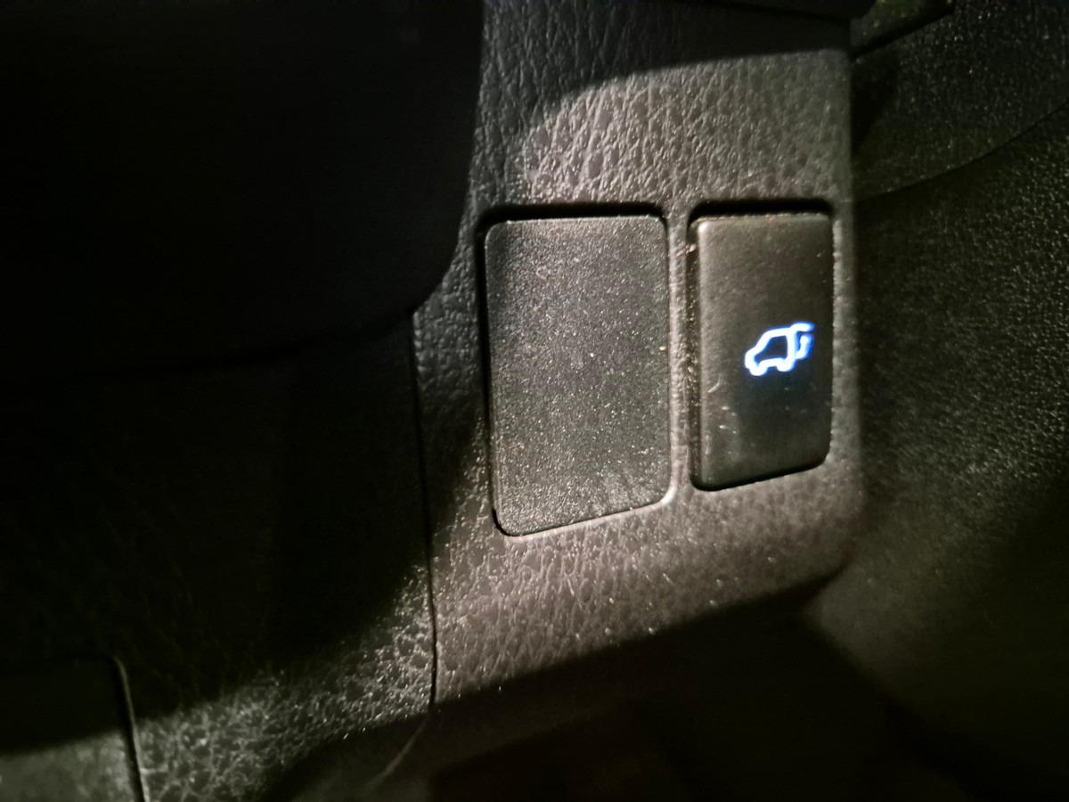 Toyota RAV4 2.0 D4D 2WD 143CV PACK LOUNGE Bien équipé (en préparation)