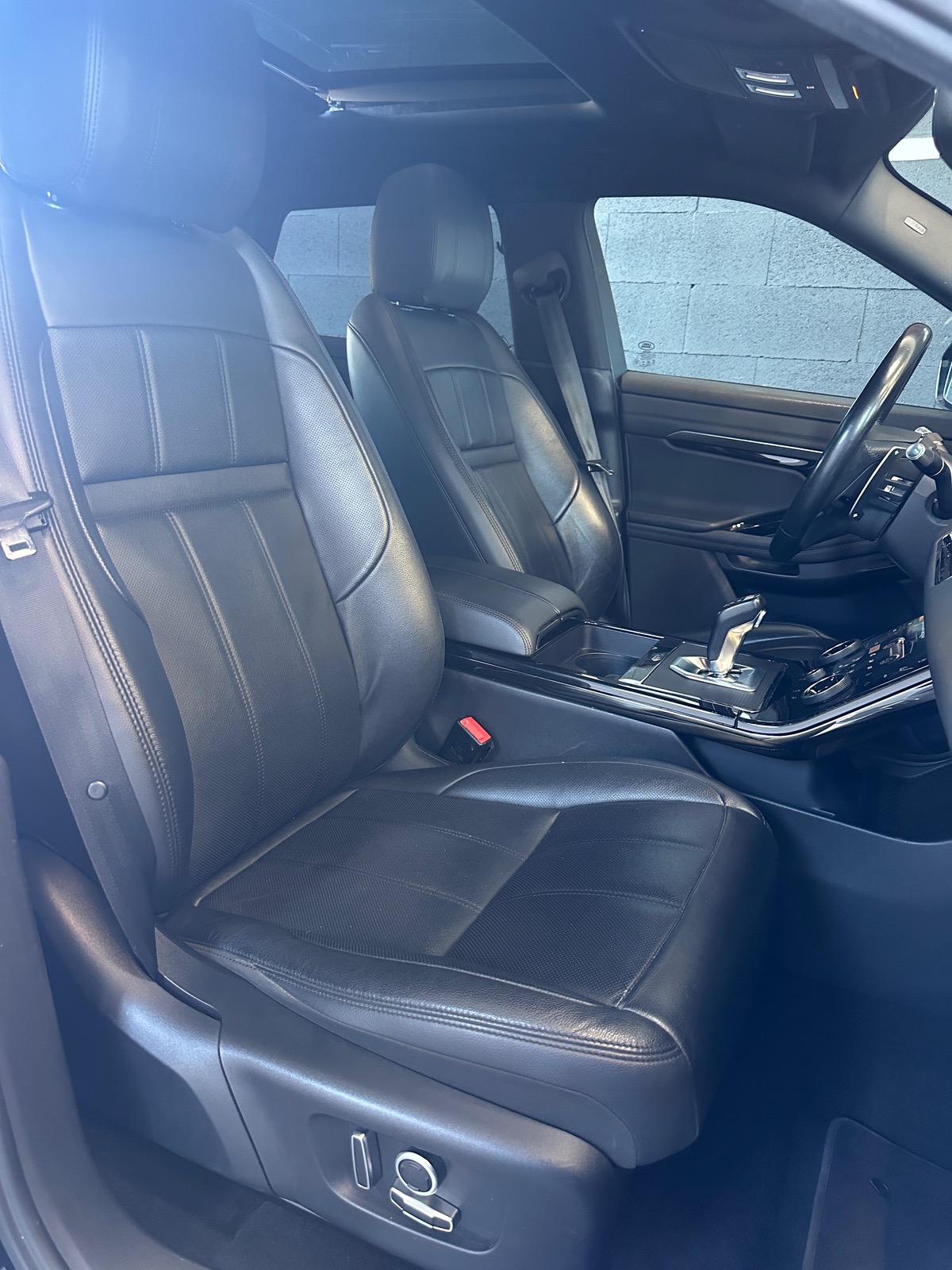 LAND ROVER EVOQUE 2.0 P300E PHEV AWD R DYNAMIC SE