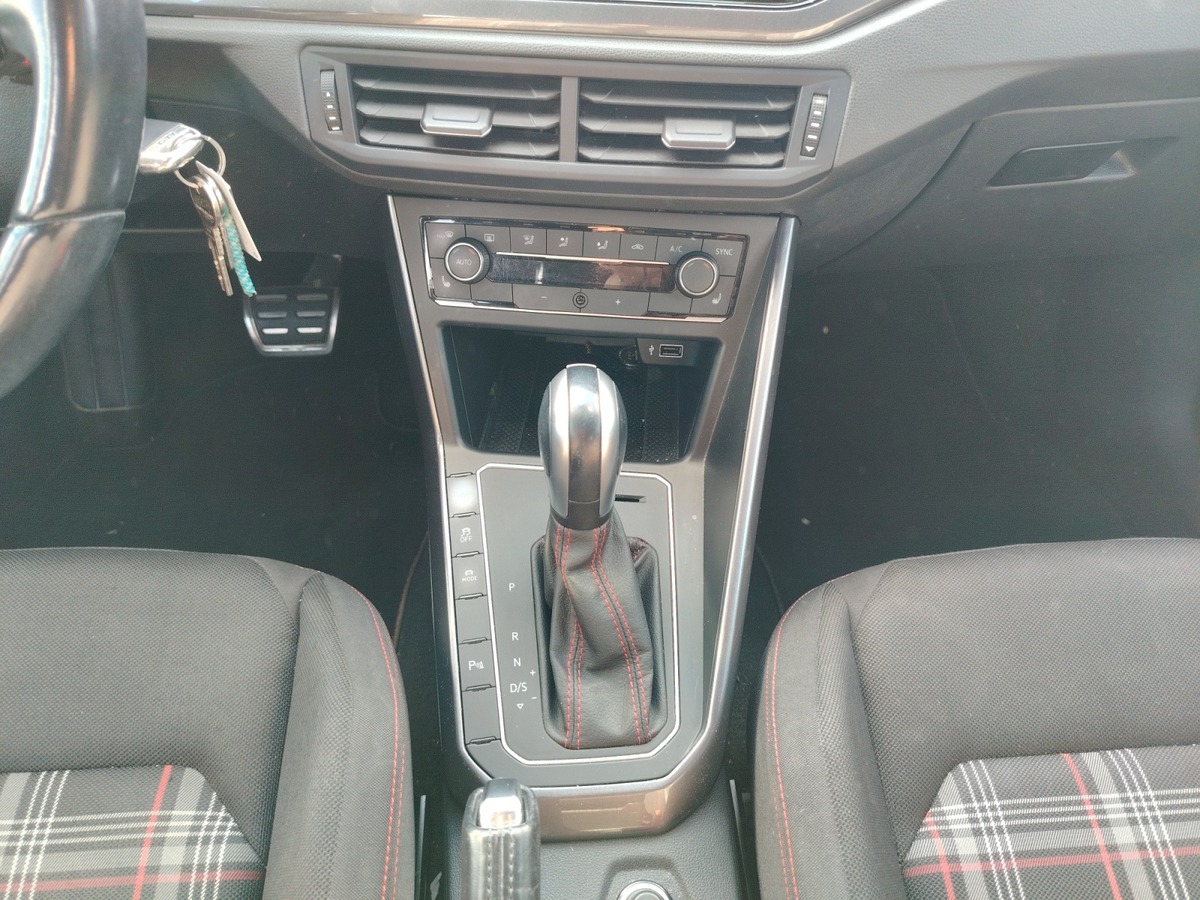 Volkswagen Polo 2.0 tsi 200 chevaux dsg6