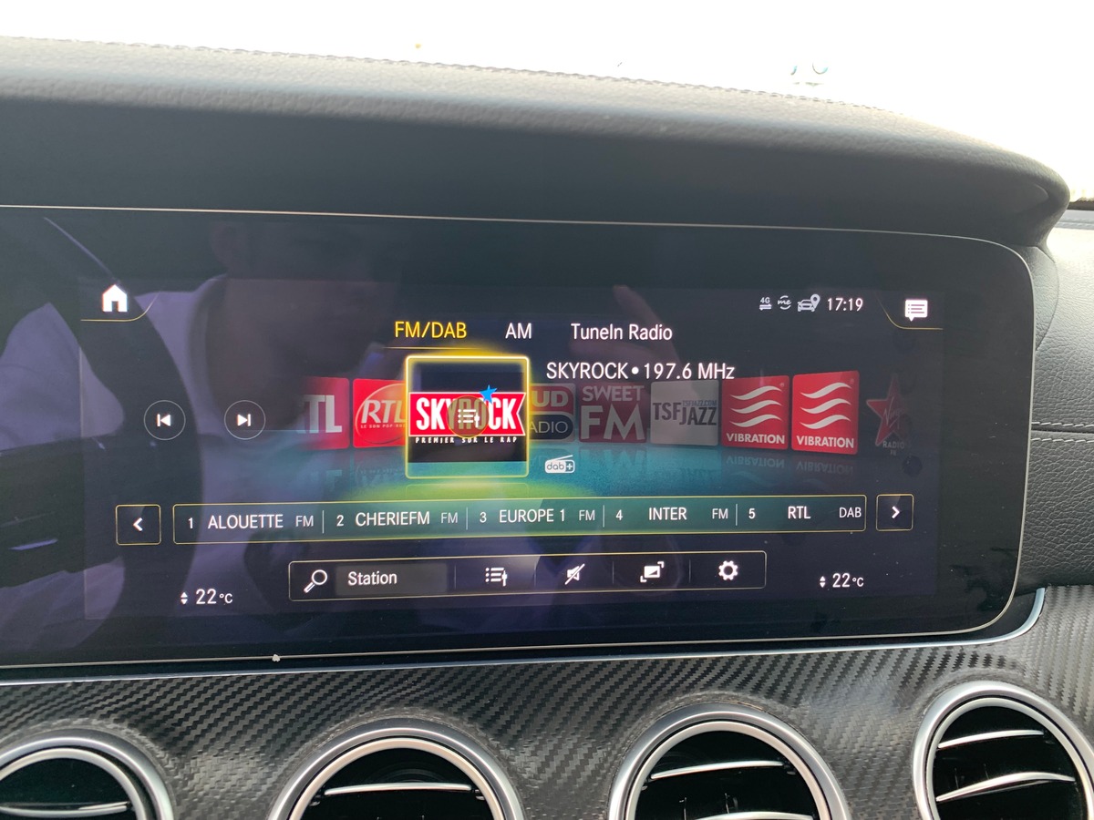 Mercedes-Benz Classe E 200 ch | 220 AMG LINE | Pack Premium | Pack Sport Black | Toit ouvrant