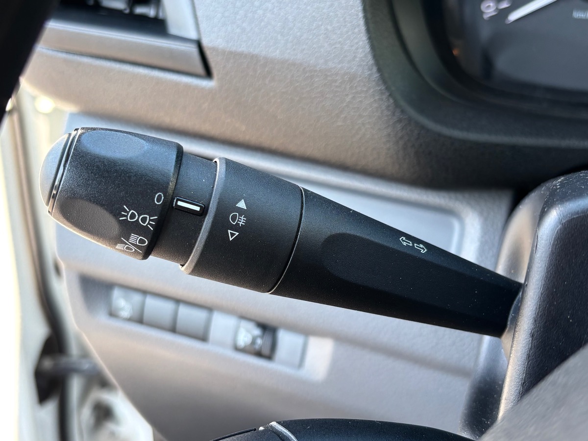 Peugeot Expert L2H1 2.0 120 BVM6 Premium Pack