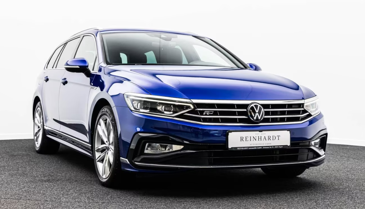 Volkswagen Passat SW VIII 2.0 TDI EVO 200ch R-Line 4Motion DSG7 Bleu Lapiz Attelage