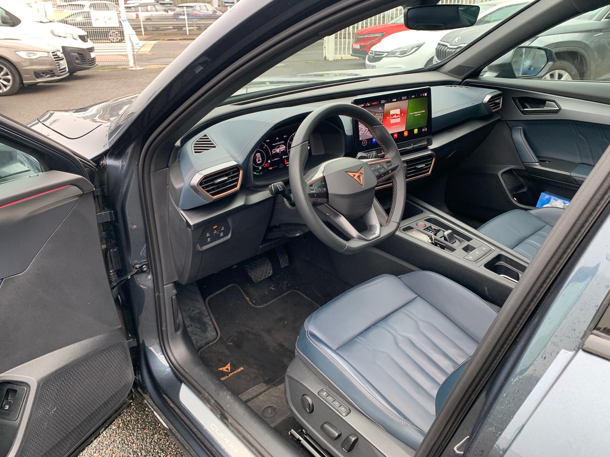 Cupra FORMENTOR E-HYBRID 204 | Business Edition | Cuir | Apple Car Play | Toit ouvrant panoramique