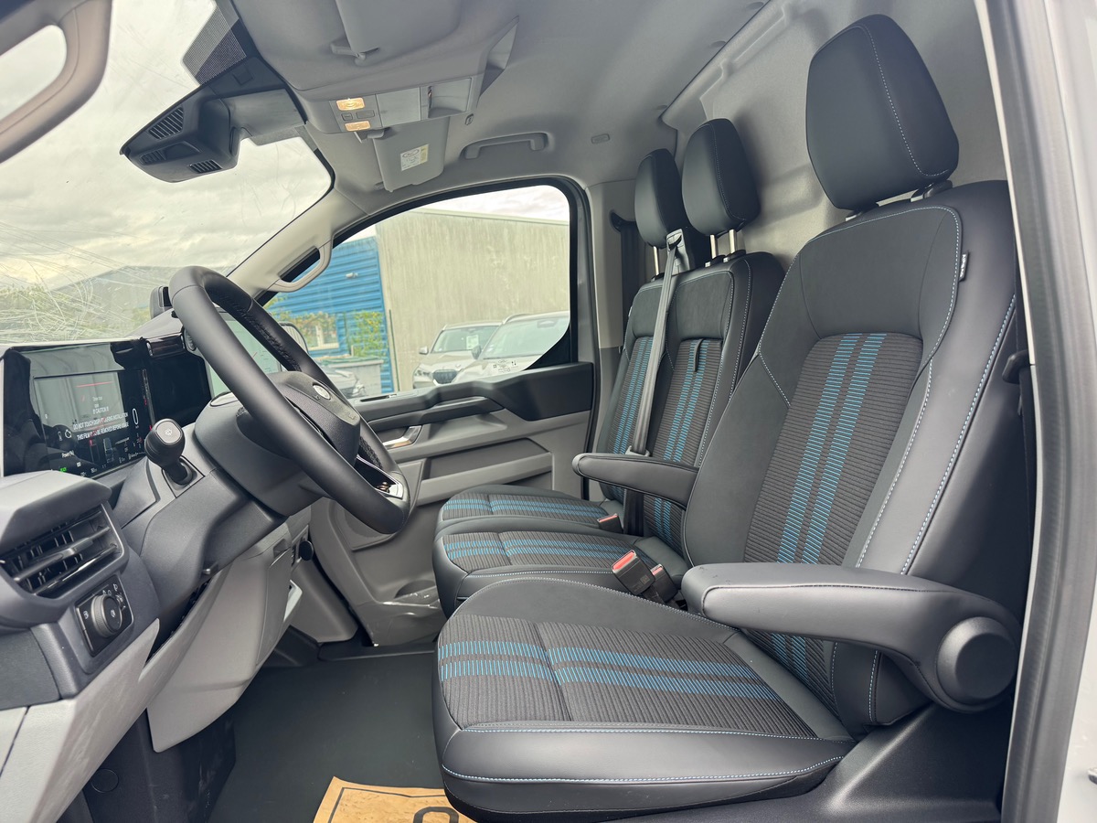 Ford TRANSIT CUSTOM L2H1 2.0 ECO BLUE 170CH SPORT / 2 PORTES LATERALES