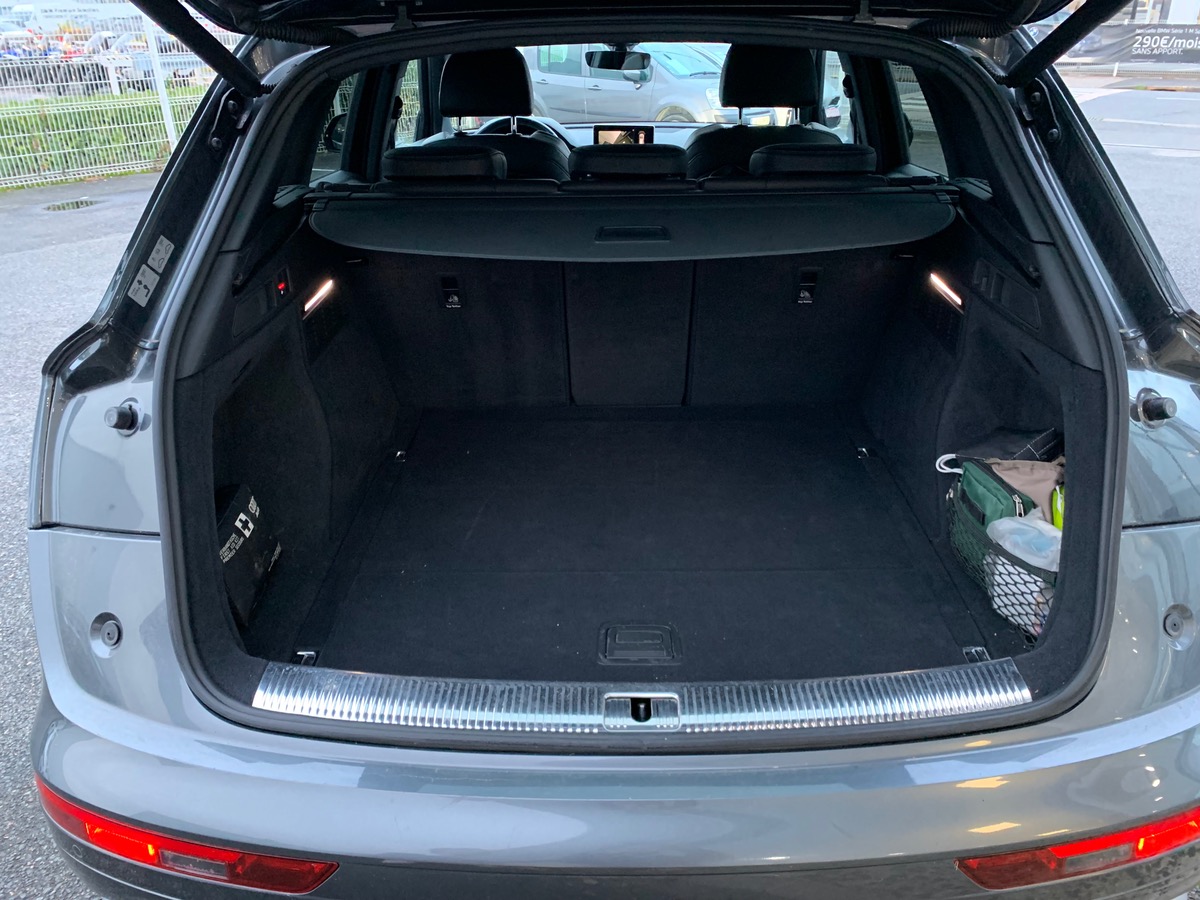 Audi Q5 190 ch | S-line | Virtual Cockpit | Caméra de recul | Coffre électrique | Attelage