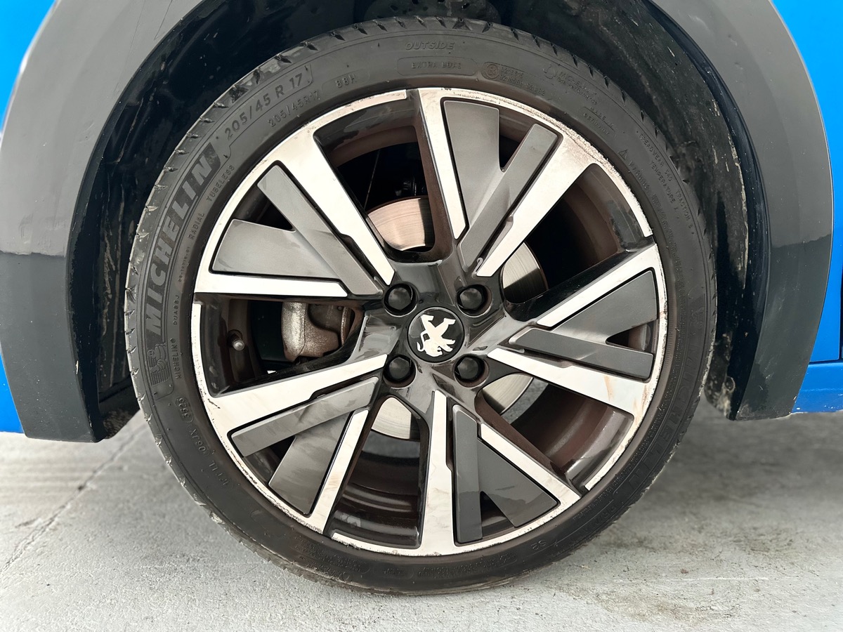 Peugeot 208 II 1.2 100cv S&S GT LINE