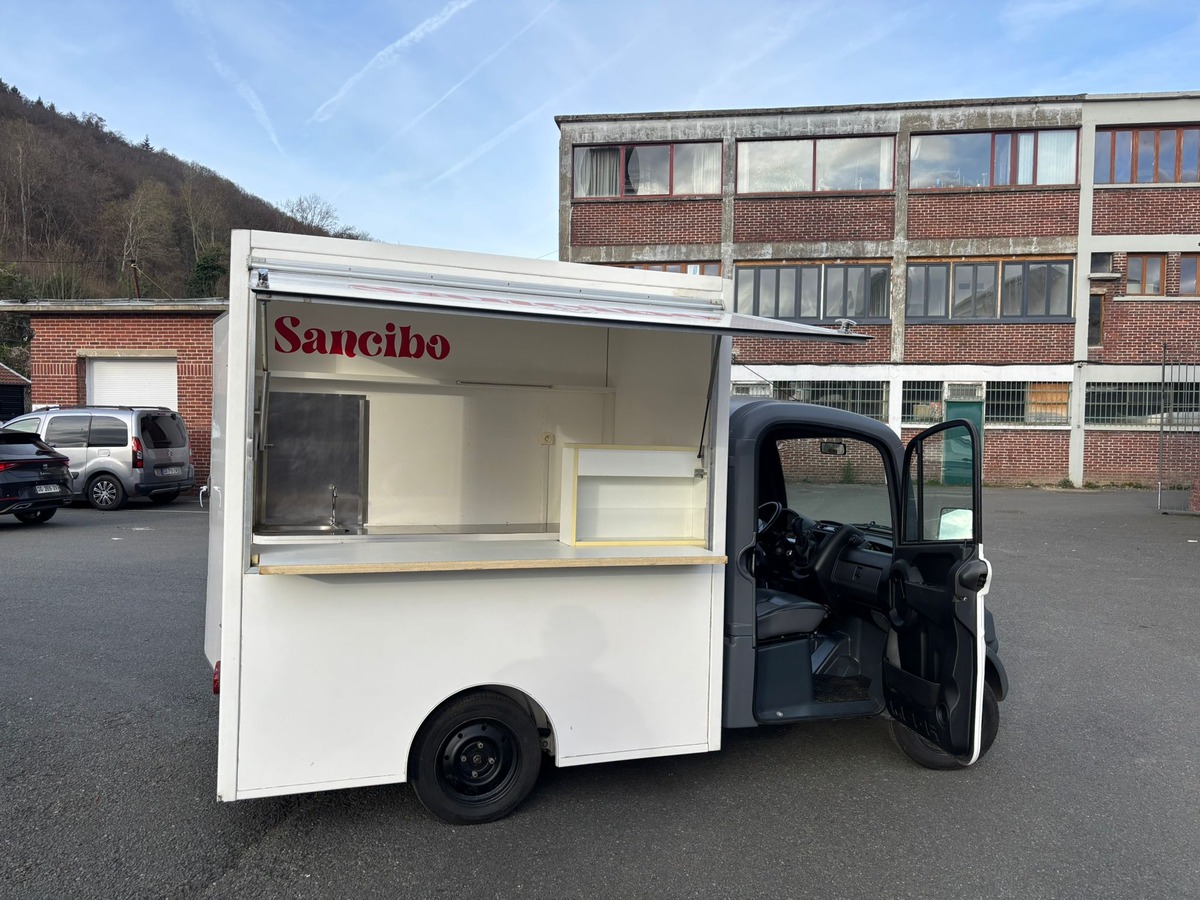 Opel Omega MEGA MULTITRUCK FOODTRUCK 600D - Entretiens à jour