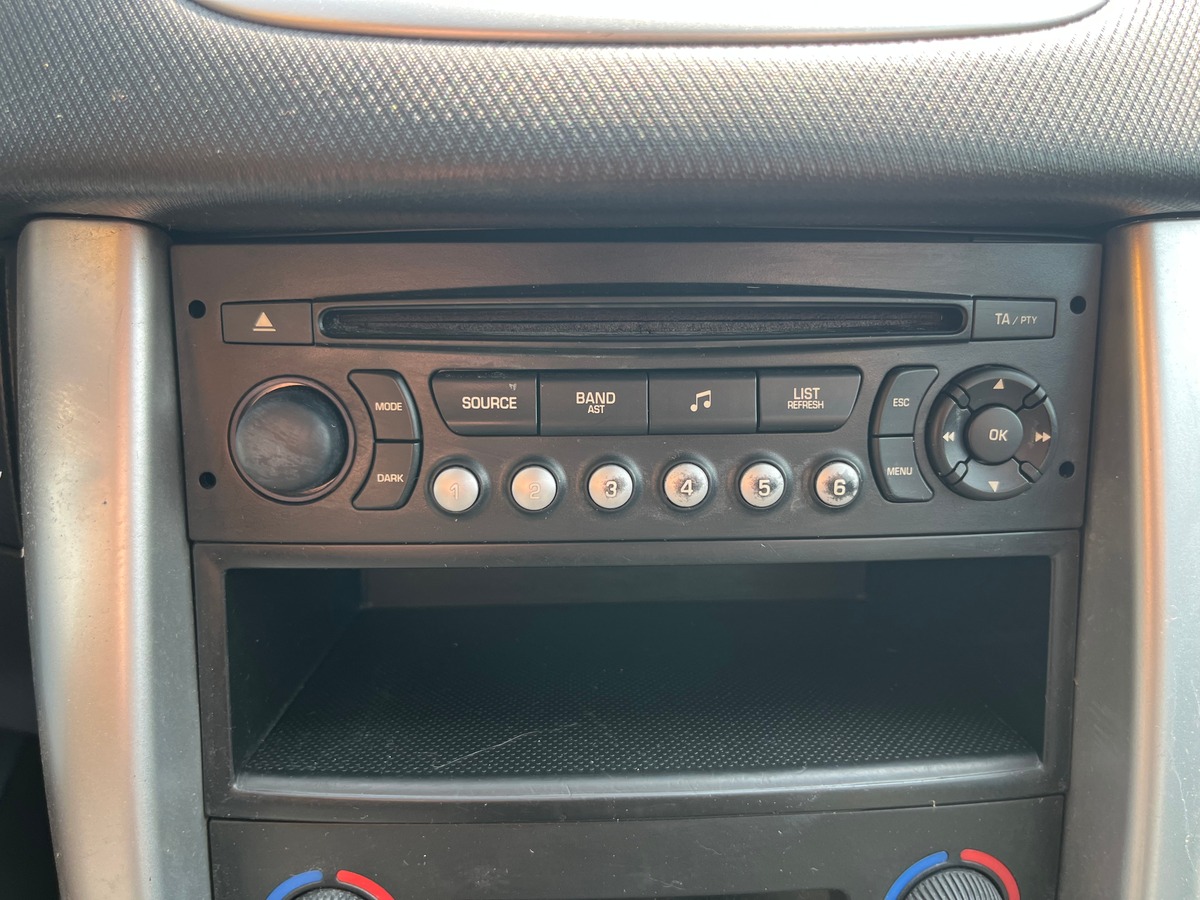 Peugeot 207 1.6 HDI 90 CH ACTIVE