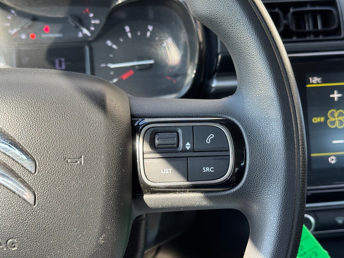 Citroën C3 Phase 3 Shine S&S 110 cv - Carnet d'entretien complet - Courroie changée - Apple Carplay