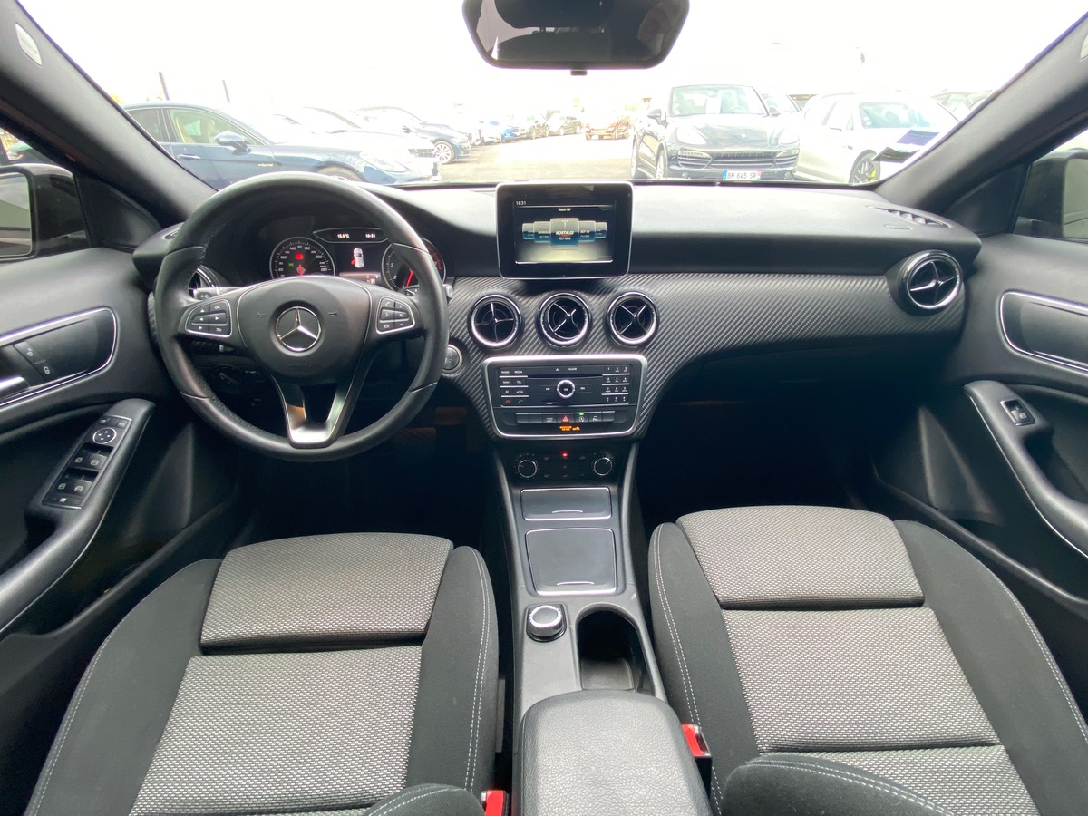 Mercedes-Benz GLA* 180 PHASE 2 1.6 122 INTUITION c