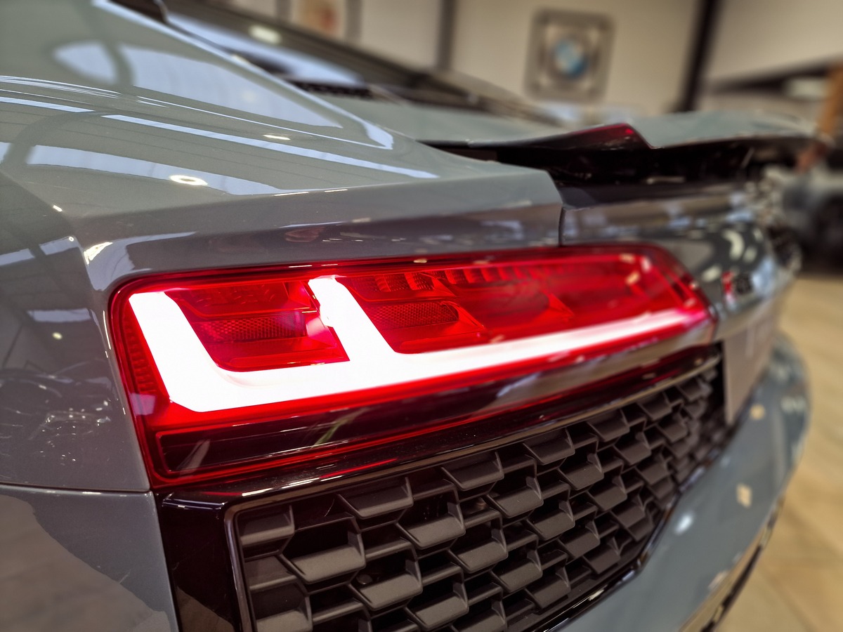 Audi R8 5.2 V10 FSI RWD LIGNE MILTEK 540CH