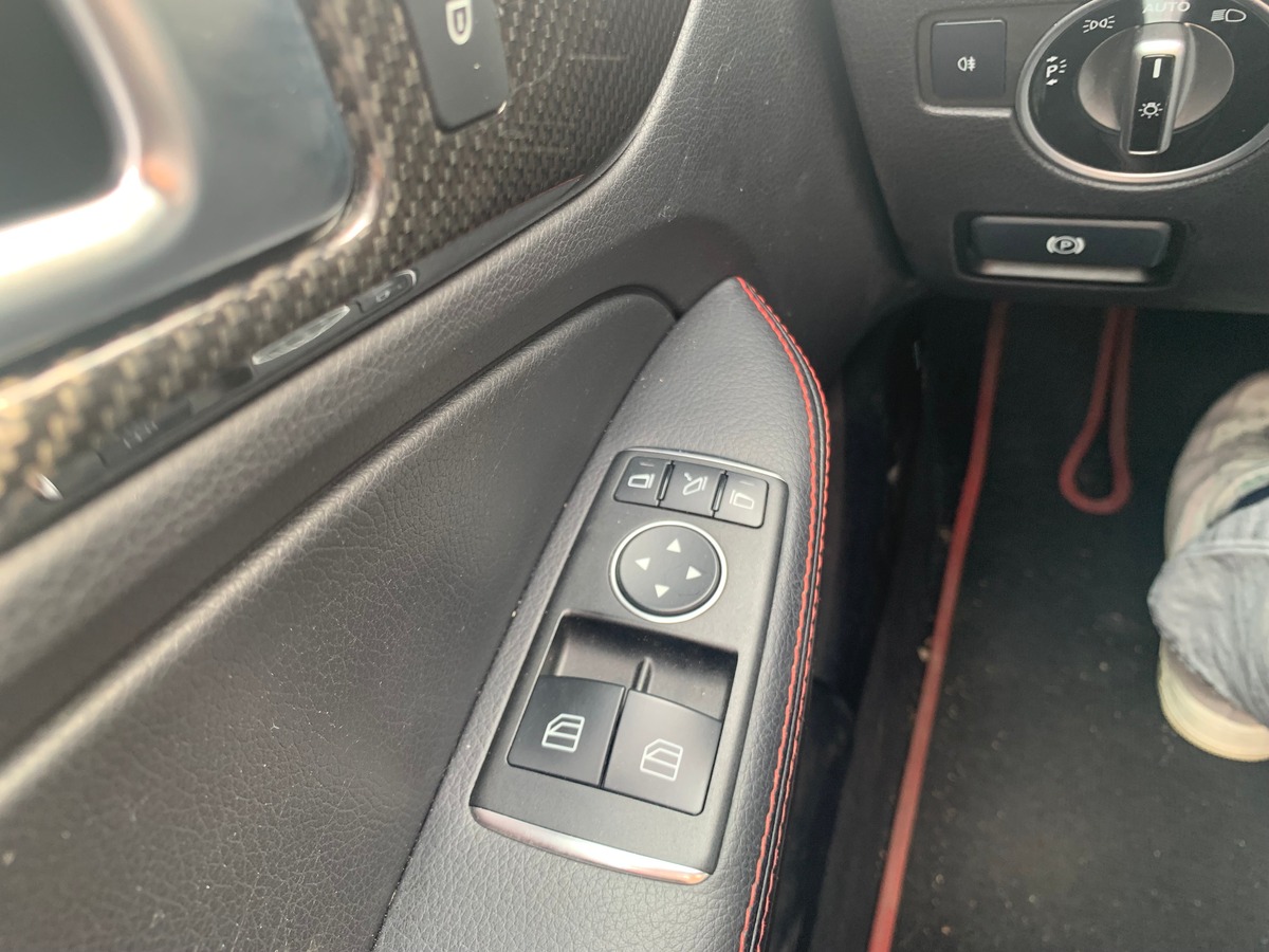 Mercedes-Benz Classe SLK 250 | 204 ch | GPS | Cuir | Siéges chauffants | Climatisation | Bluetooth