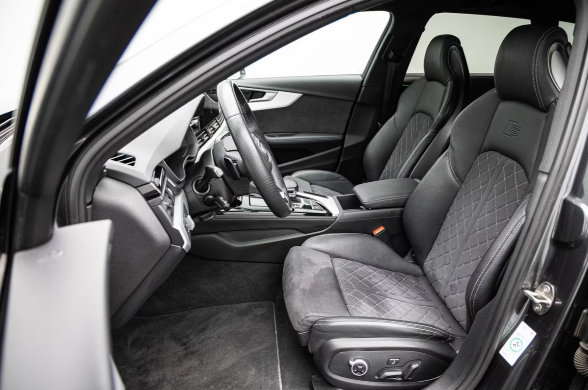 Audi A4 Avant V 45 TFSI 265ch S line quattro S tronic 7 Bang&Olufsen Pack compétition Caméra 360