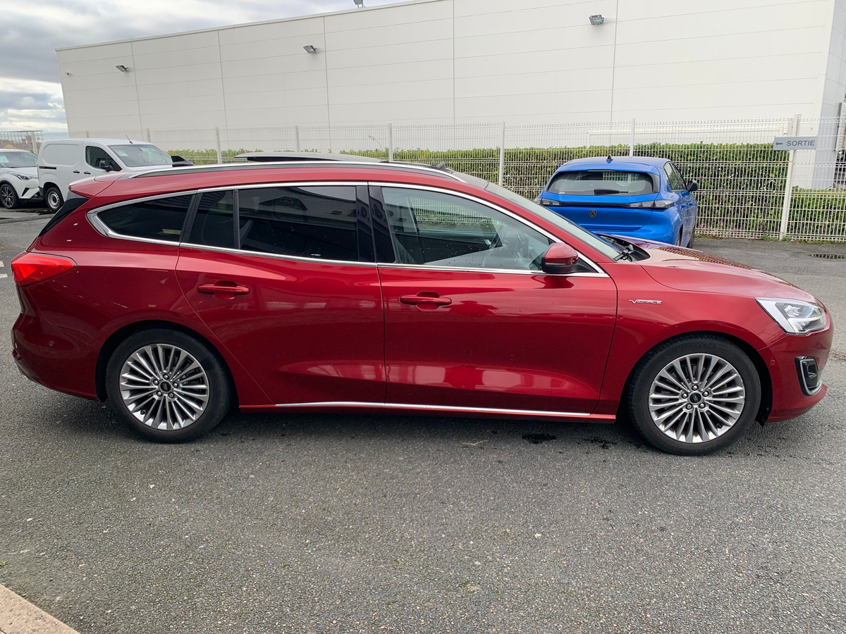 Ford FOCUS SW 120 ch | Vignale | Toit ouvrant panoramique | Apple car play Android auto | Attelage