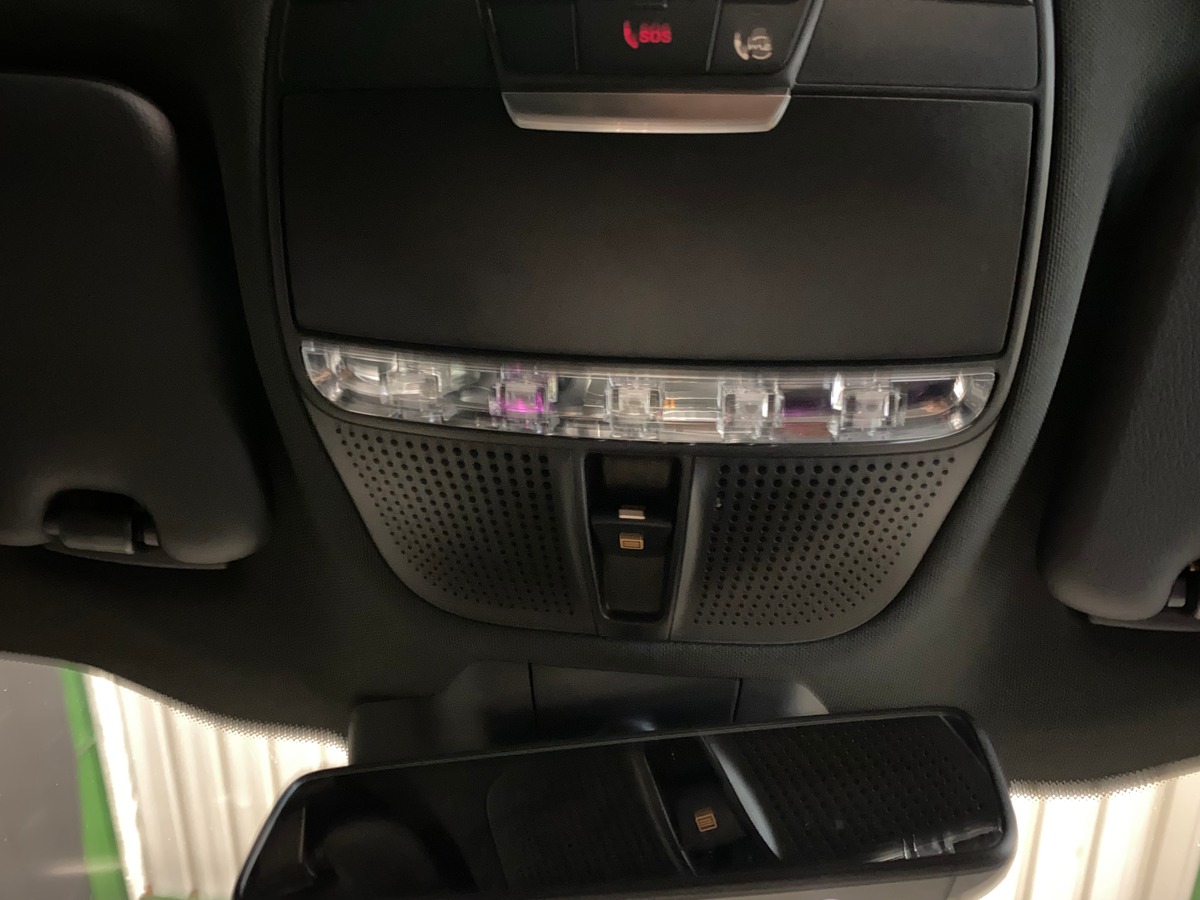 Mercedes Benz Classe C 220 cdi AMG Line / Toit Panoramique Ouvrant / Cock Pit / Led d Ambiance