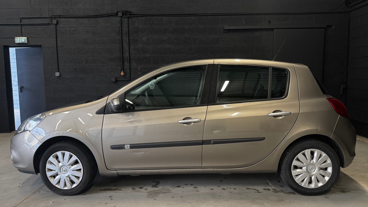 RENAULT Clio III 1.2i 75CH GPL 1ere Main