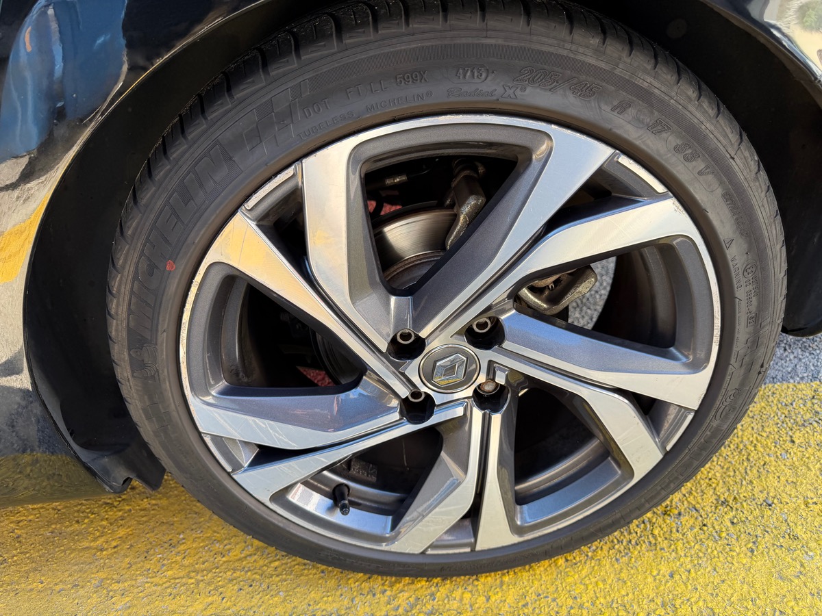 RENAULT Clio V  1.3 TCE 130 CV / RS LINE / Carplay / Caméra de recul /Full Black /KM Réel/ Son Focal