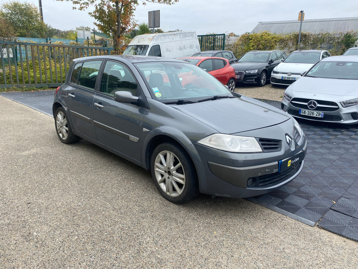 RENAULT Megane 1.6 i 16V 110 cv - CLIMATISATION - REGULATEUR DE VITESSE - RIEN A PREVOIR