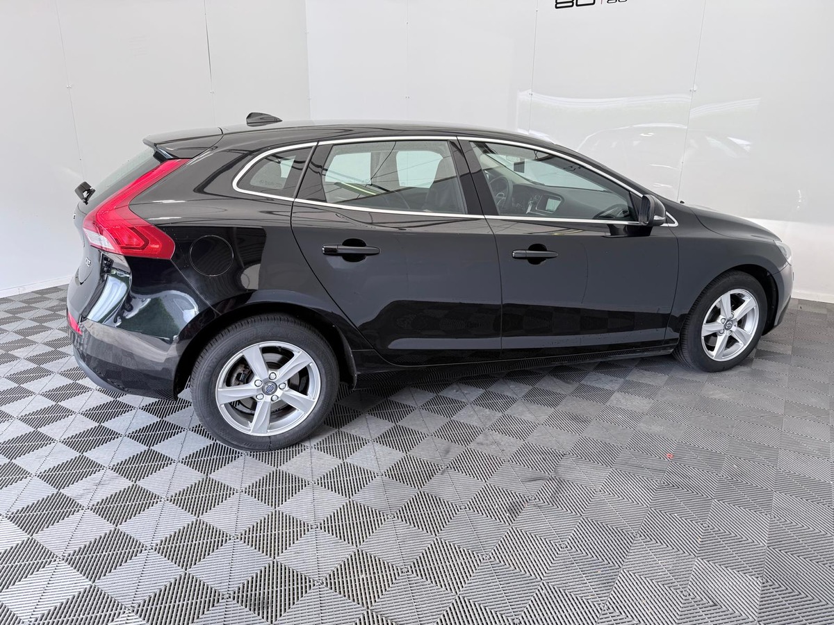 Volvo V40 2.0 D  120  Momentum
