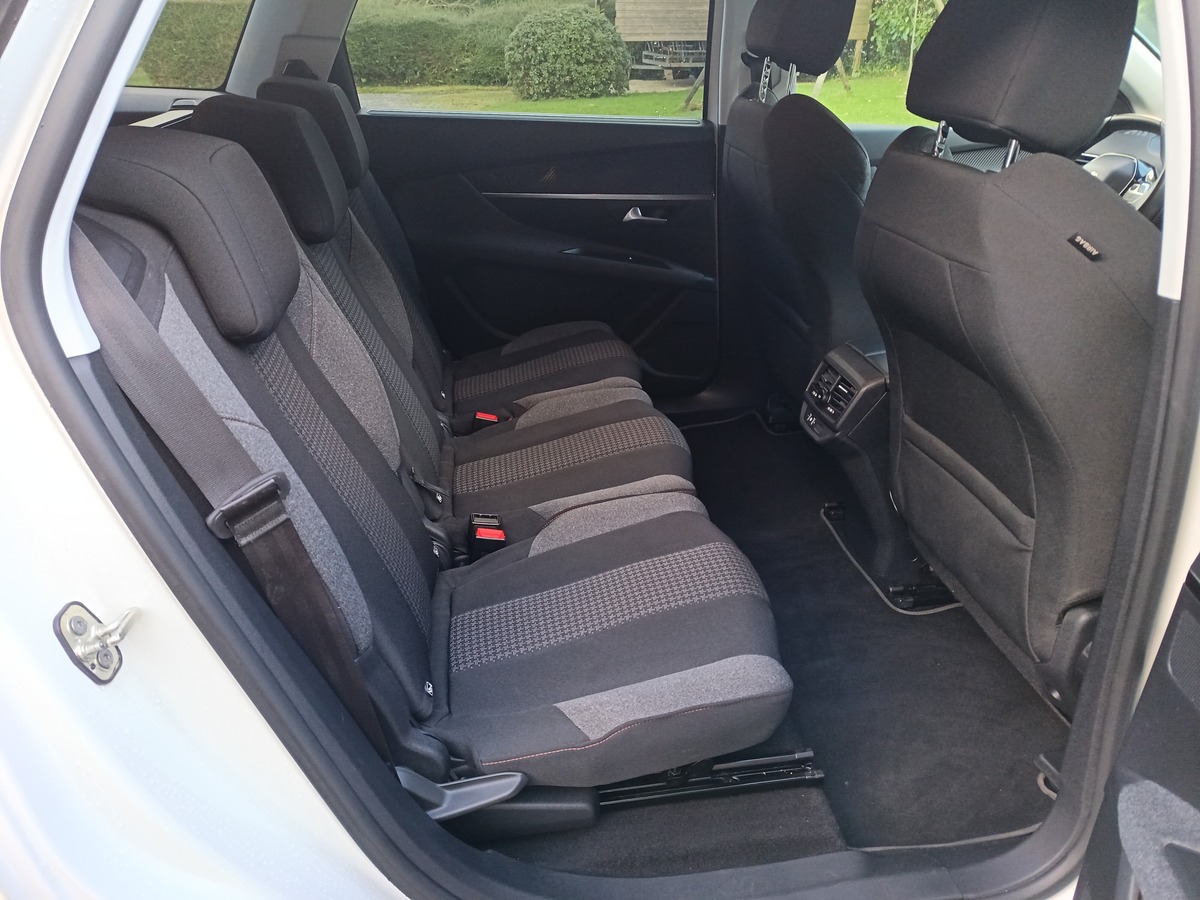 Peugeot 5008 1.5L HDI130 CH ACTIVE BUSINESS Gtie 6 mois