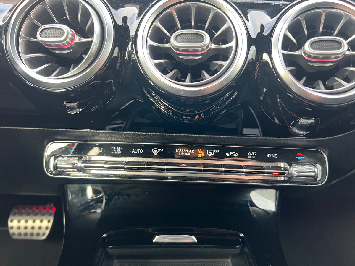 Mercedes-Benz Classe A 200d AMG LINE 150cv, SUIVI COMPLET, TOIT OUVRANT, CARPLAY, LED, MULTIBEAM