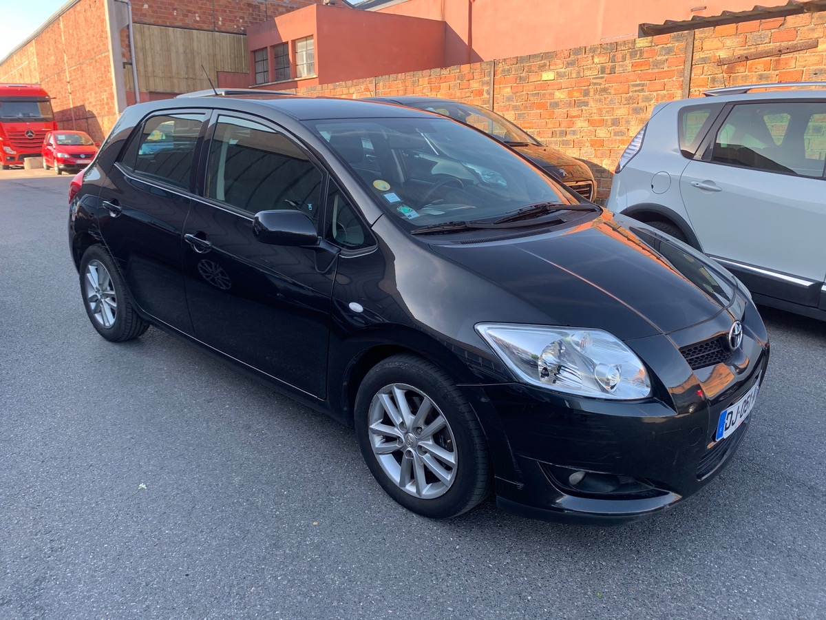 Toyota Auris 2.0 D-4D 126 CV 4X sans frais 