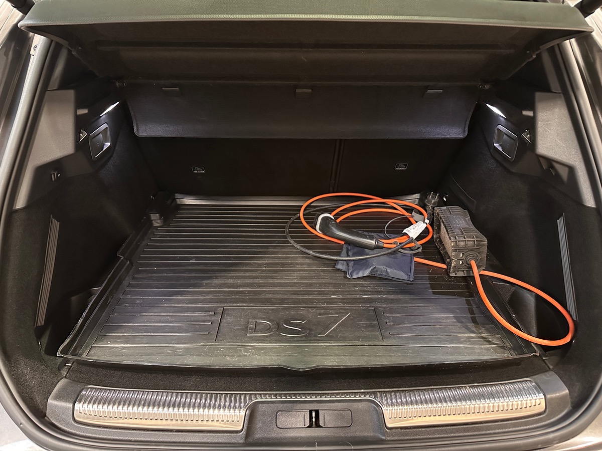 DS Ds7 Crossback 225 ch e-Tense Performance Line Plus / ATTELAGE / HI-FI FOCAL / TOIT PANO /CARPLAY