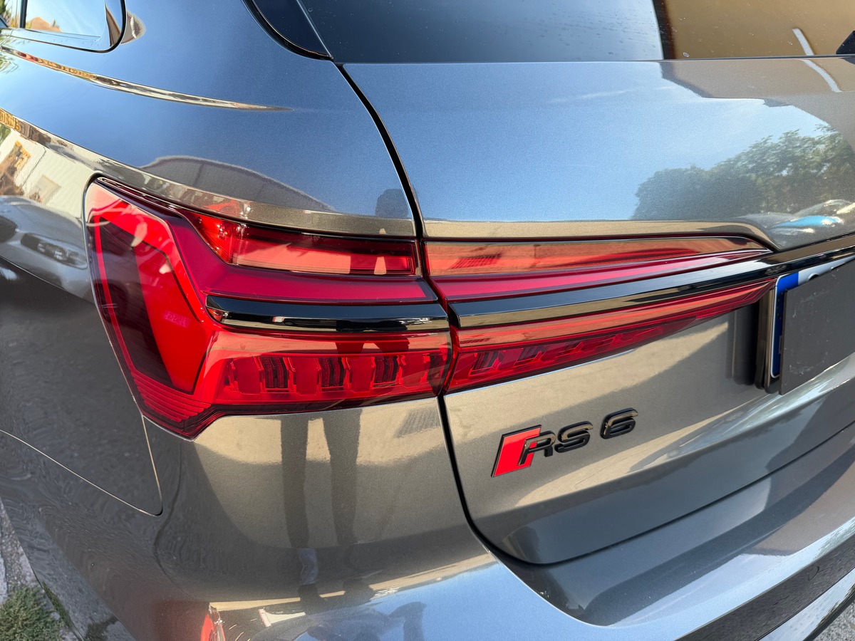 Audi RS6 Avant C8 4.0 V8 600ch FREIN CERAMIQUE / TOIT PANORAMIQUE / SIEGE AV CHAUFFANT VENTILE