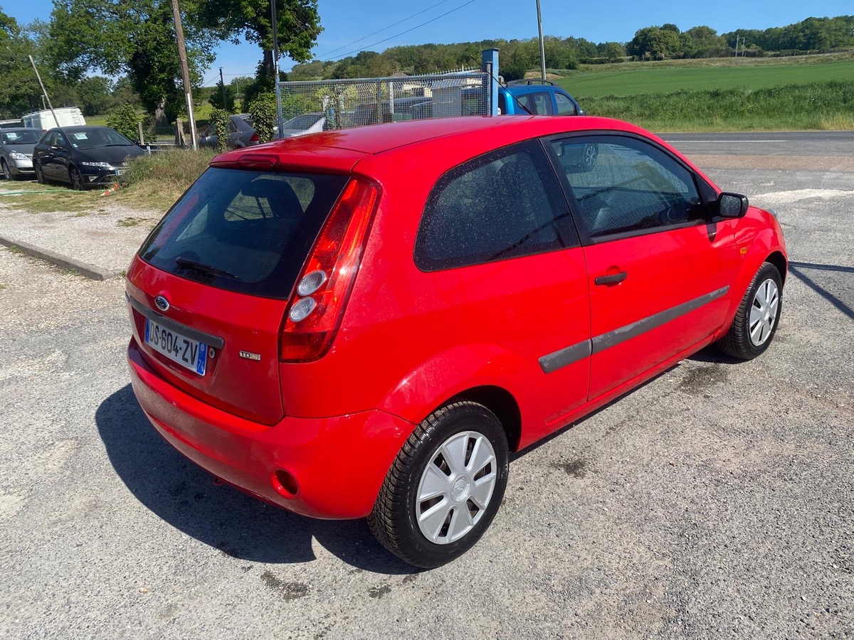 Ford Fiesta 1.4 tdci 70cv faible kilométrage d’origine 