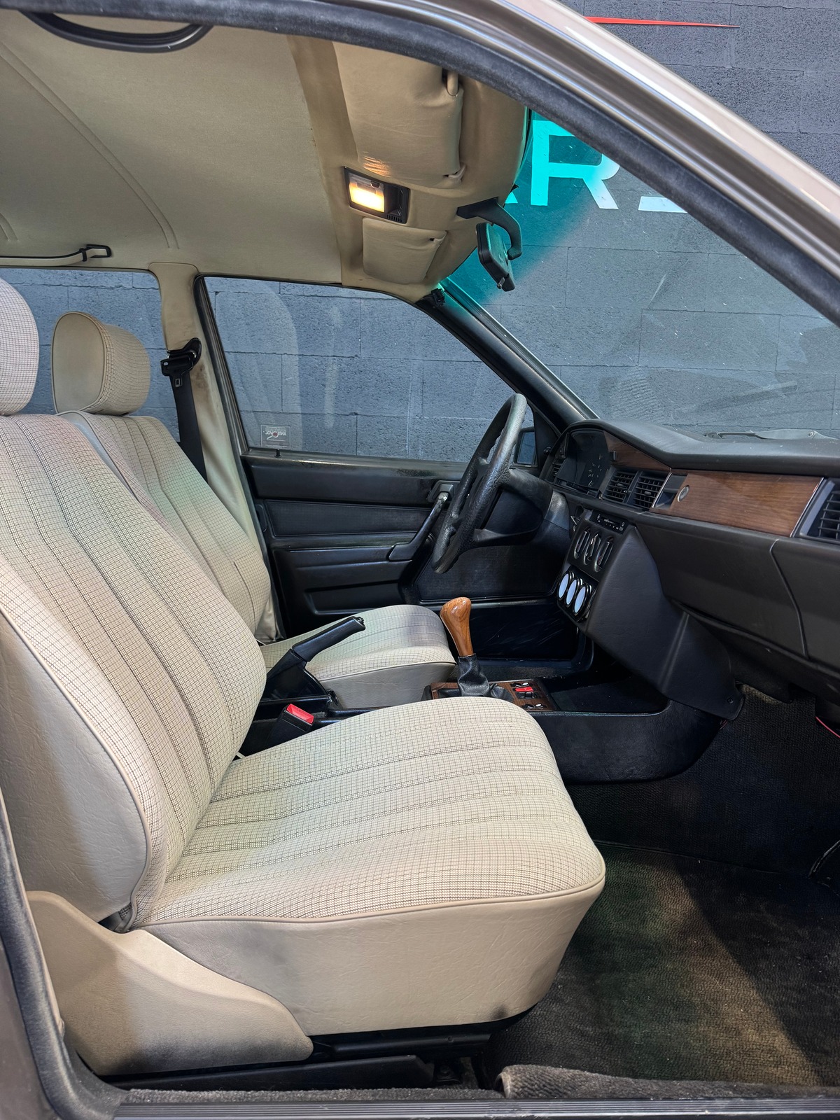MERCEDES 190 E 2.0 122CV BVM5 W201