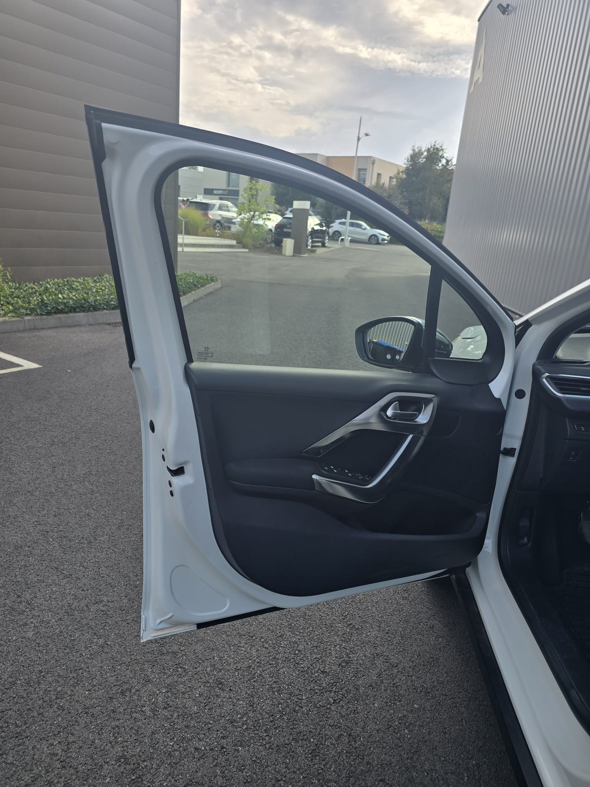 Peugeot 2008 1.2 Pure tech 110cv Finition Allure
