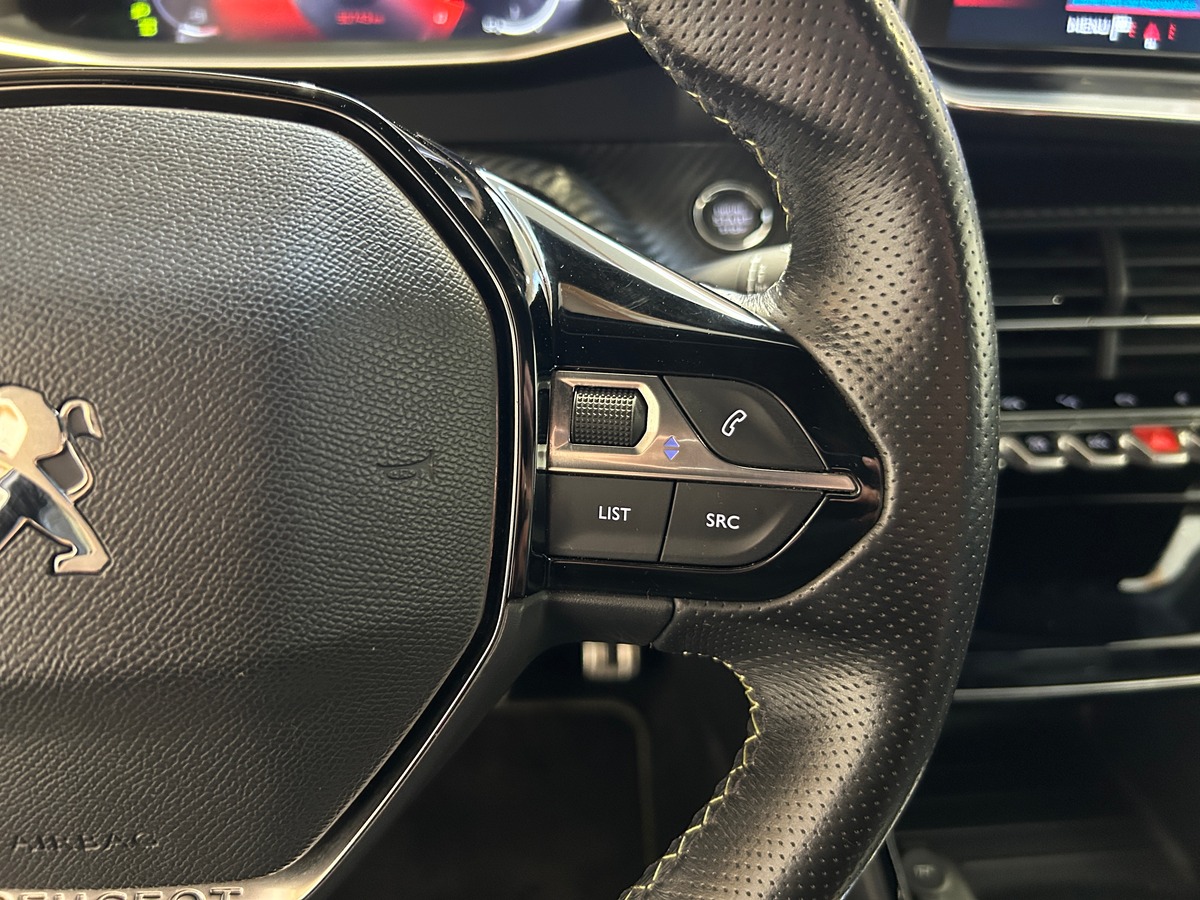 Peugeot 208 1.2L GT LINE 100 cv - ENTRETIENS PEUGEOT COMPLET - GARANTIE