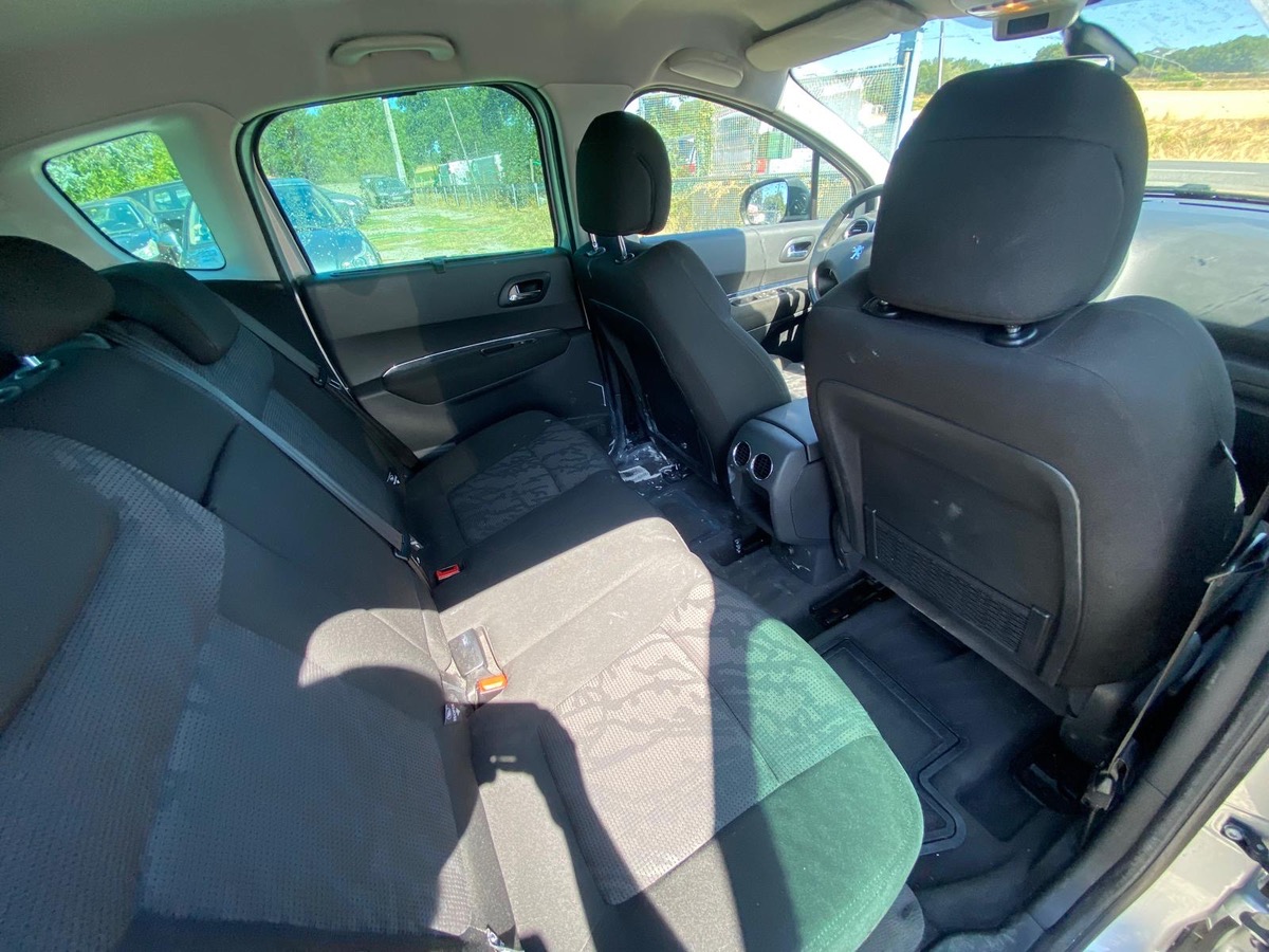 Peugeot 3008 1.6 hdi 112cv pack confort bon état 
