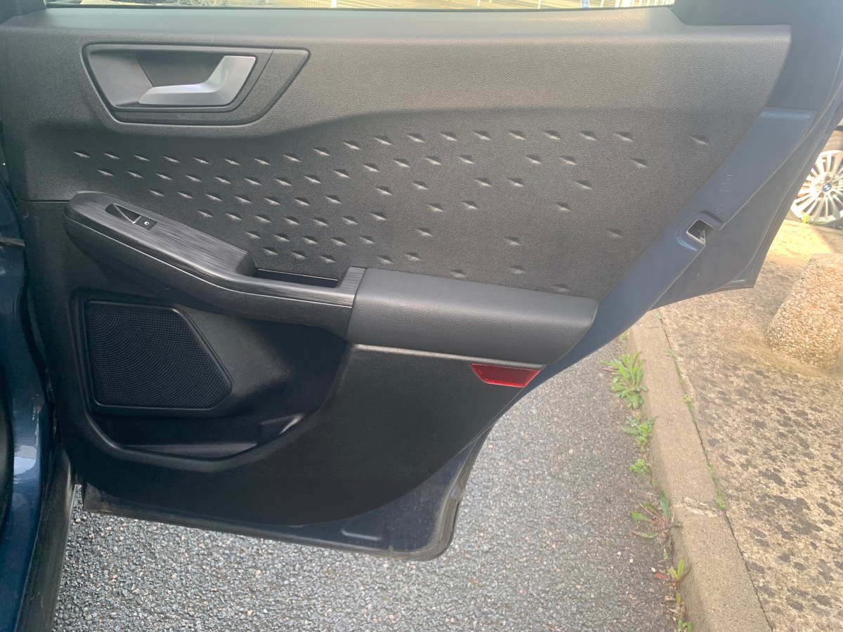 Ford Kuga 225 ch | 2.5 PHEV | Titanium | Apple car Play | Radar de stationnement avant et arriére